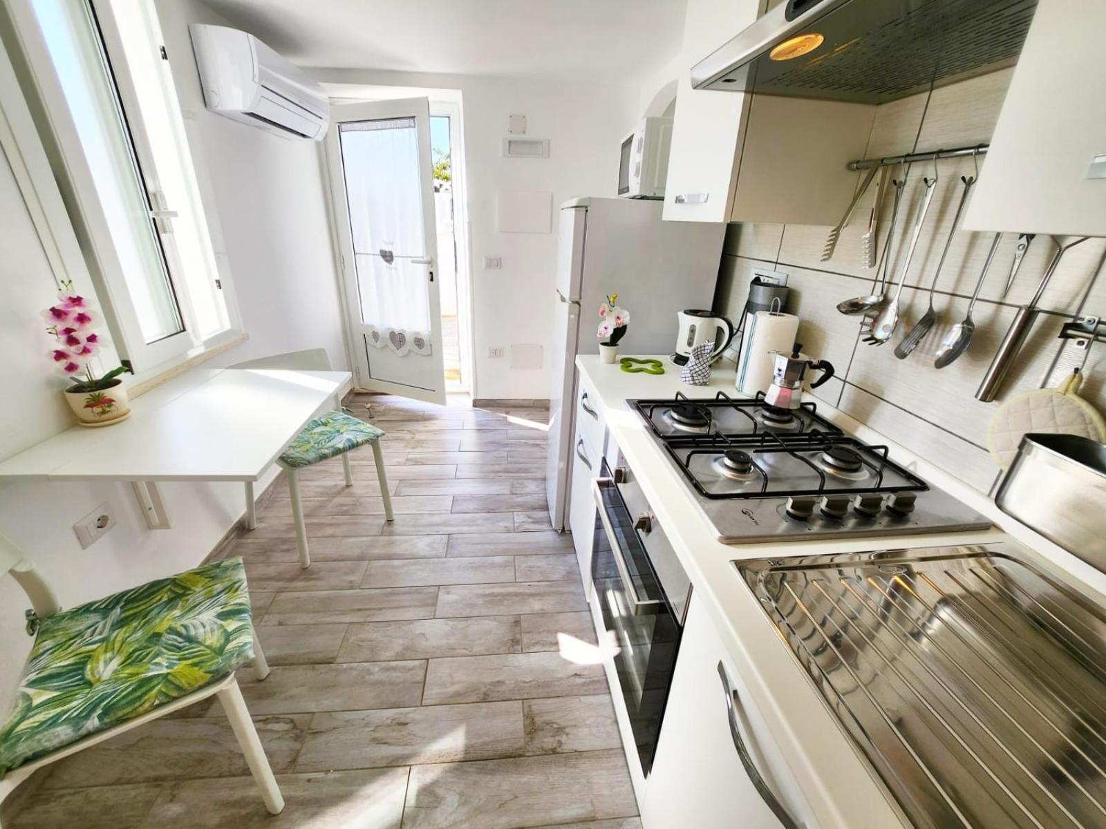 Casa Al Mare Orchidea - Motoparking - Wifi Free - Ac Cala Gonone Luaran gambar